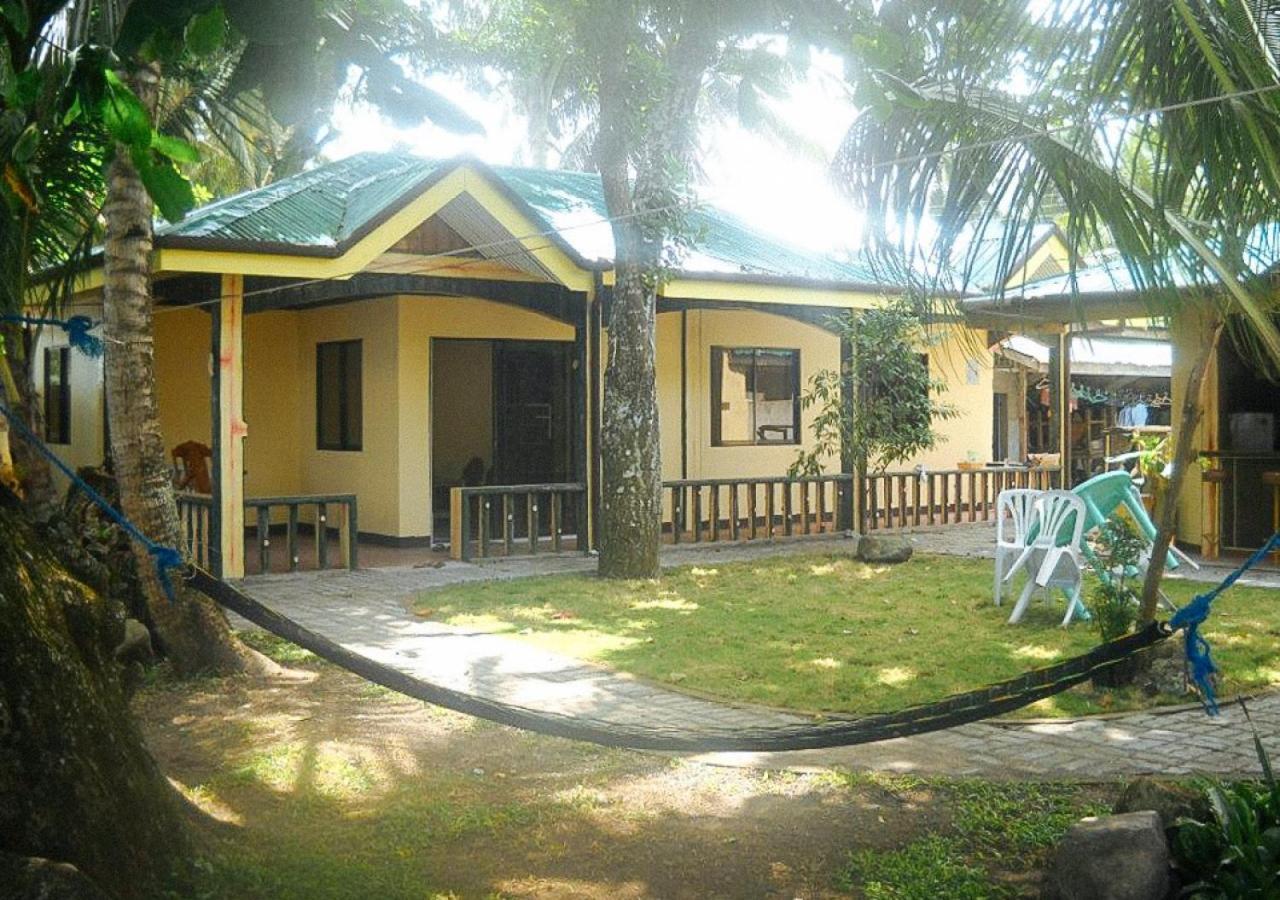 Reddoorz At July'S Haven Seaside Pension Camiguin Mambajao Exterior photo