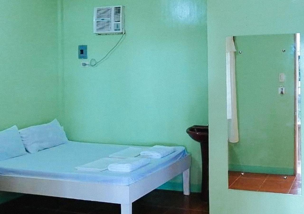 Reddoorz At July'S Haven Seaside Pension Camiguin Mambajao Exterior photo